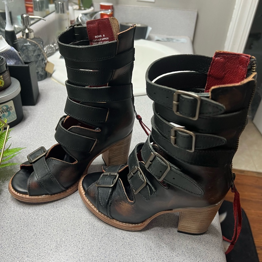 Bond sandal by Freebird.